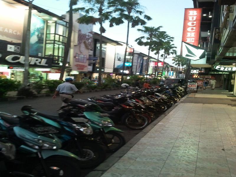Vilarisi Hotel Legian Εξωτερικό φωτογραφία